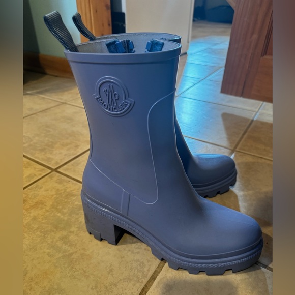Moncler rain boots - Picture 1 of 3
